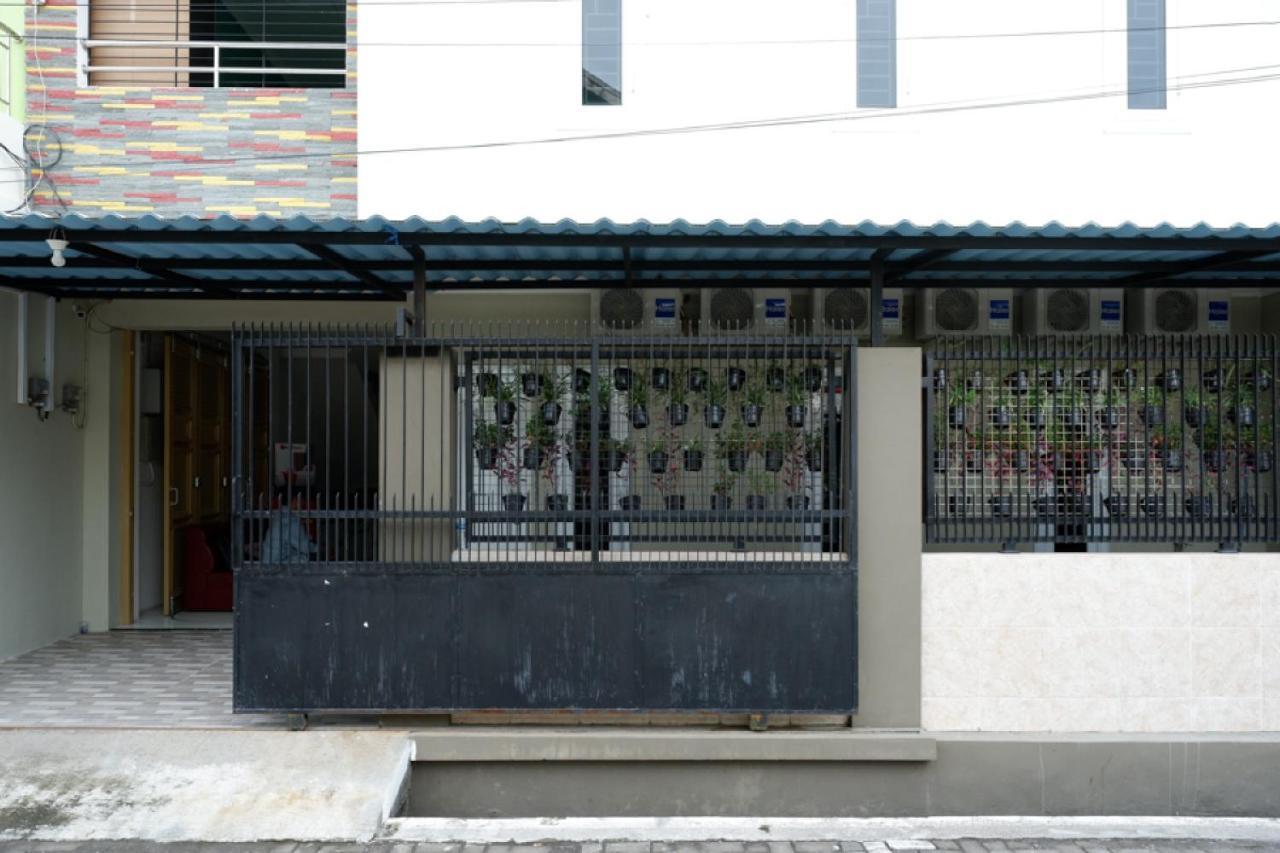 Reddoorz Hostel Near Kota Lama Semarang Eksteriør bilde