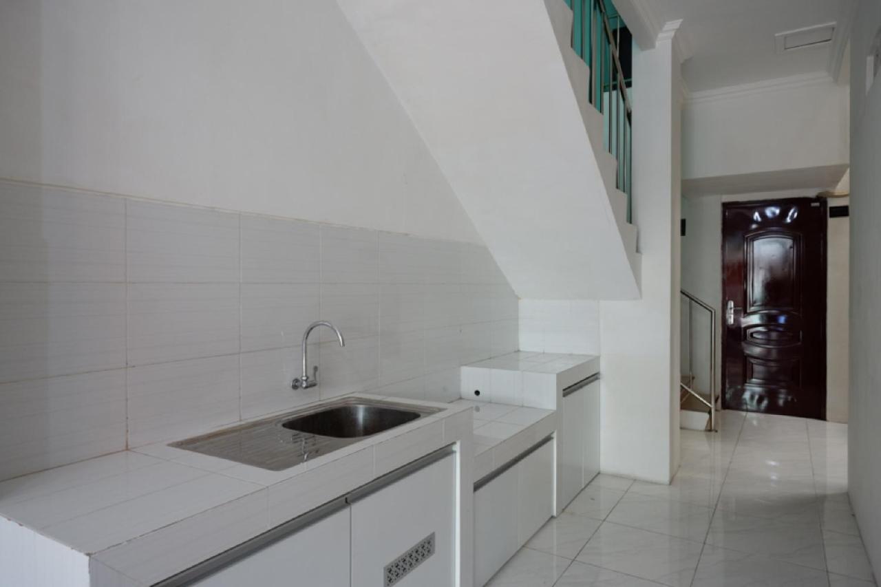Reddoorz Hostel Near Kota Lama Semarang Eksteriør bilde