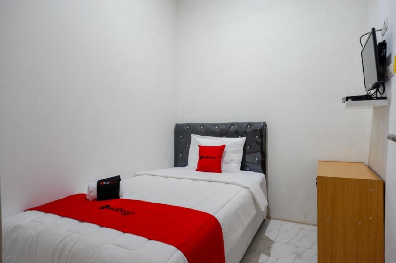 Reddoorz Hostel Near Kota Lama Semarang Eksteriør bilde