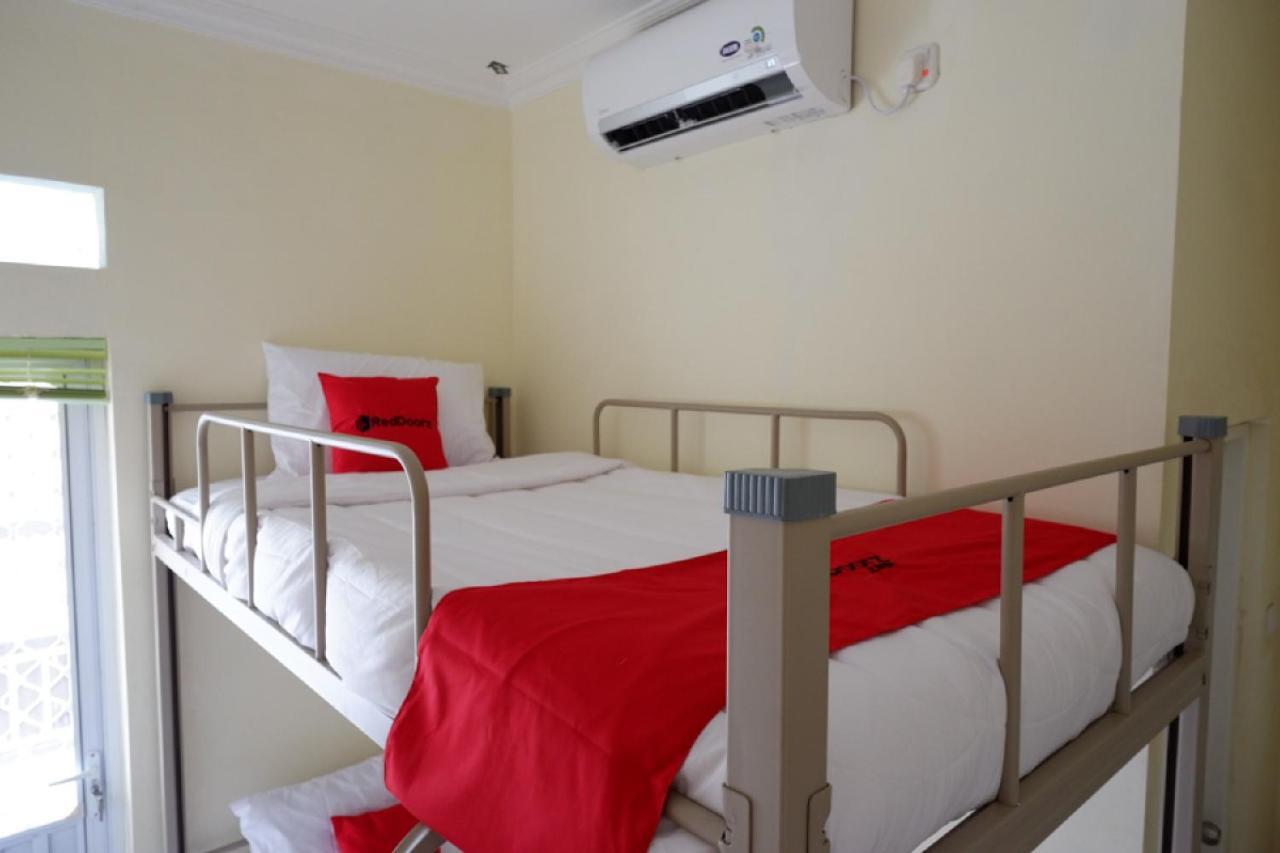 Reddoorz Hostel Near Kota Lama Semarang Eksteriør bilde