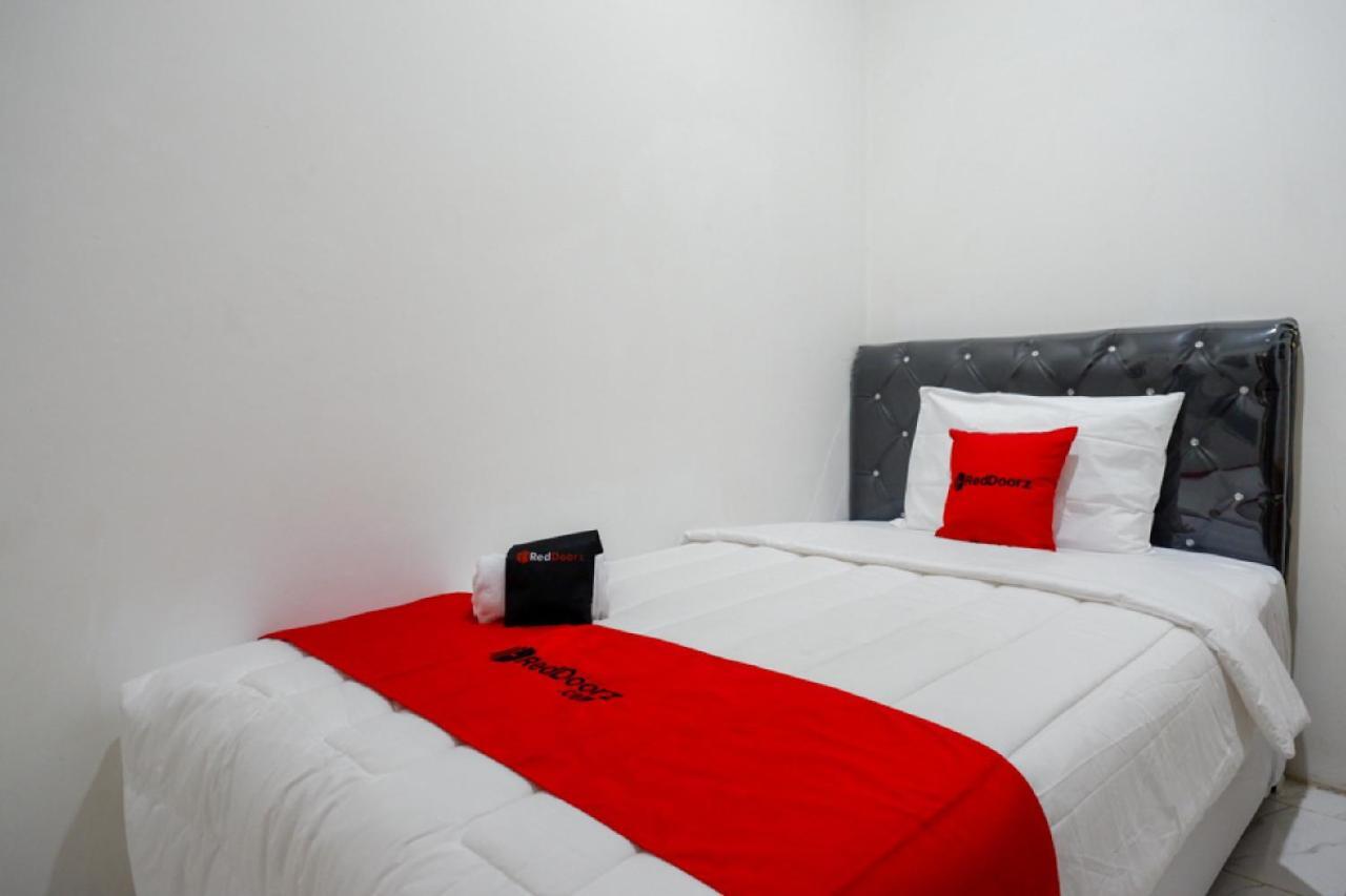 Reddoorz Hostel Near Kota Lama Semarang Eksteriør bilde