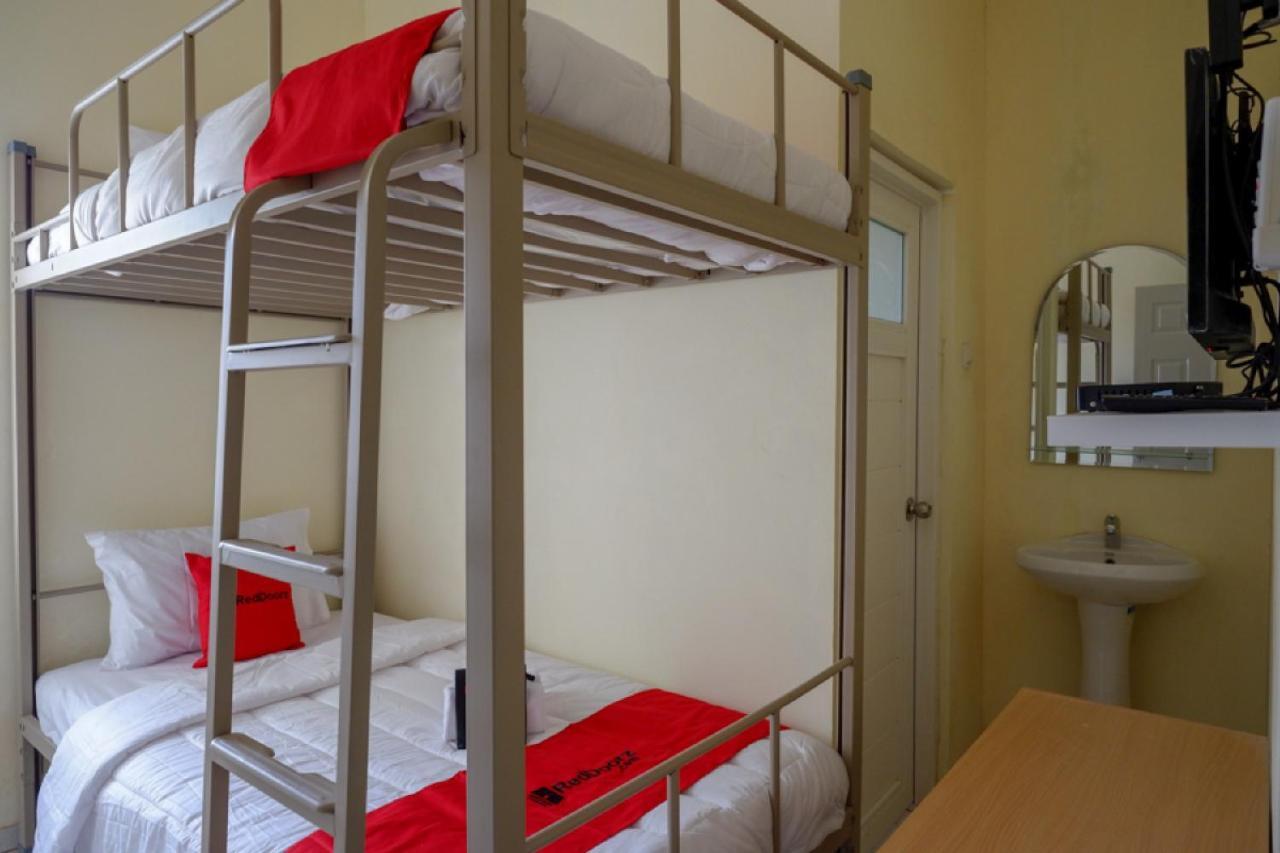 Reddoorz Hostel Near Kota Lama Semarang Eksteriør bilde