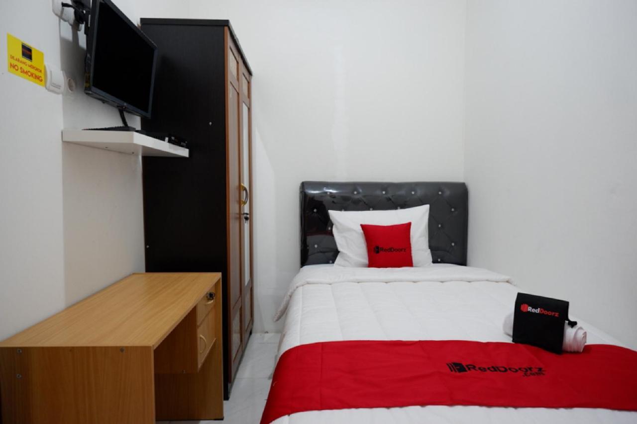 Reddoorz Hostel Near Kota Lama Semarang Eksteriør bilde